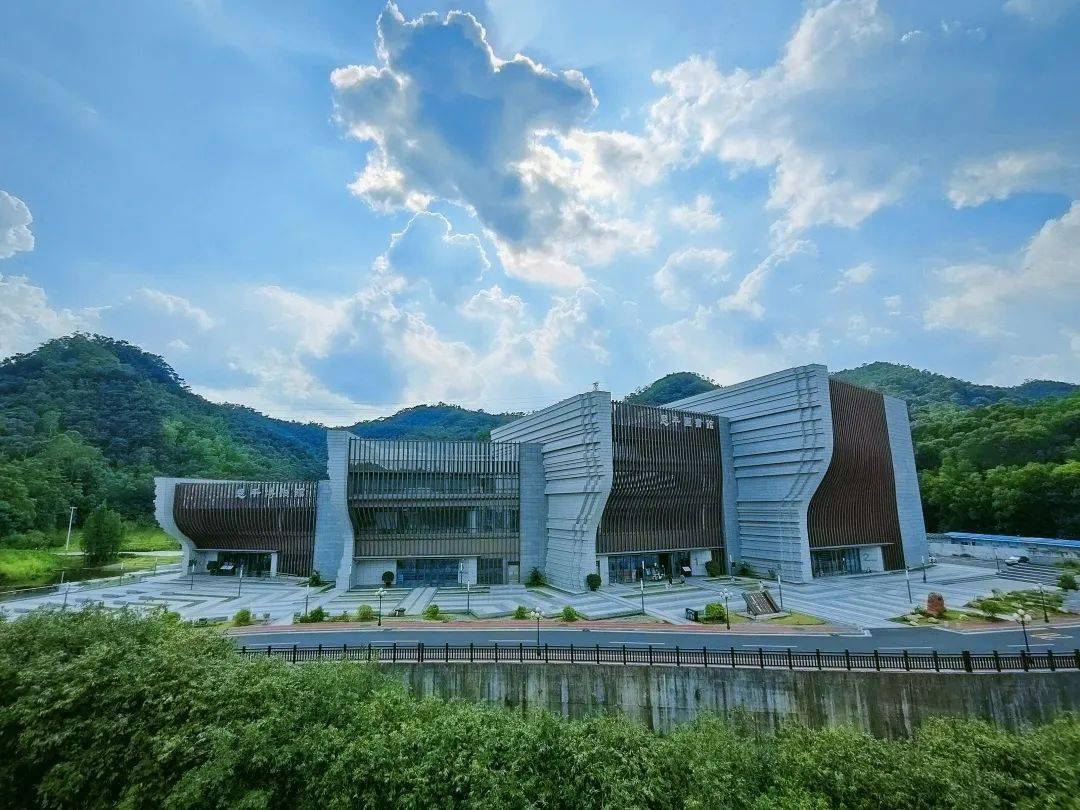 鳌峰山省级森林公园百兽园.