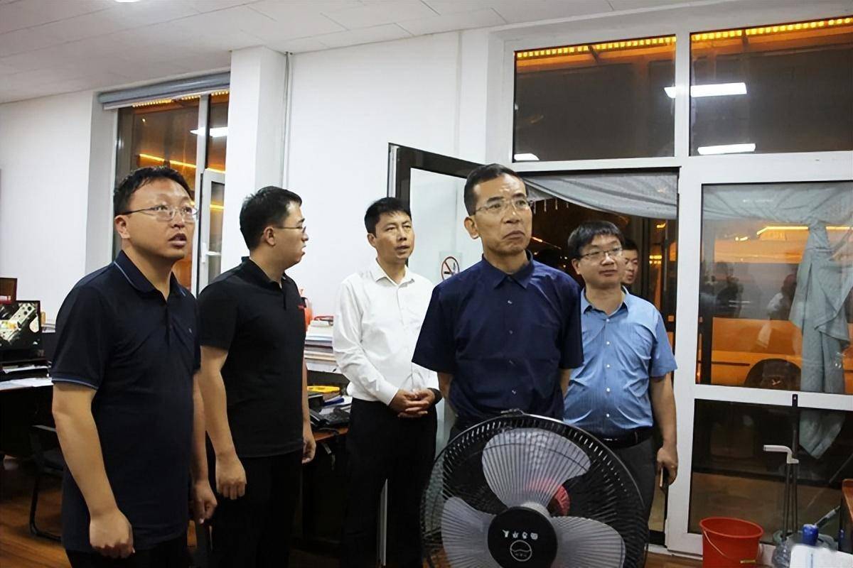 讯:7月29日,长子县委副书记,代县长牛志强到县水利局,南李末漳河桥