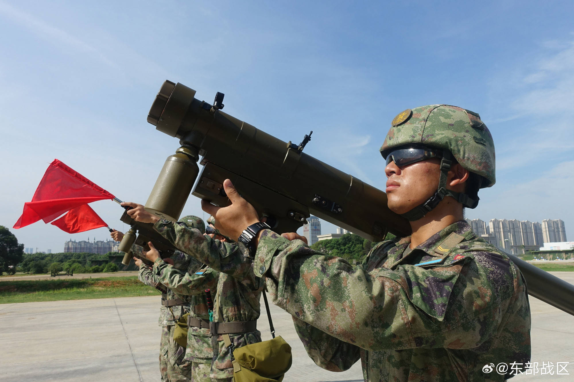 东部战区空军某基地组织便携式防空导弹射手集训