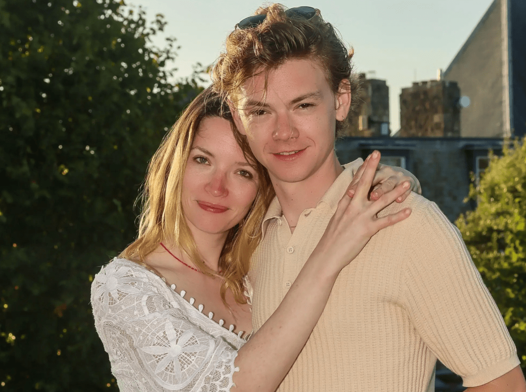 马斯克前妻又订婚了!与小5岁的童颜男神修成正果,磕不到的有难了.