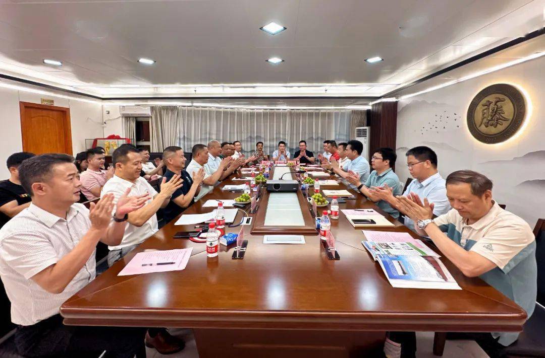 县长蒙中平一行莅临广东省广西藤县商会指导工作_发展_会长_招商局
