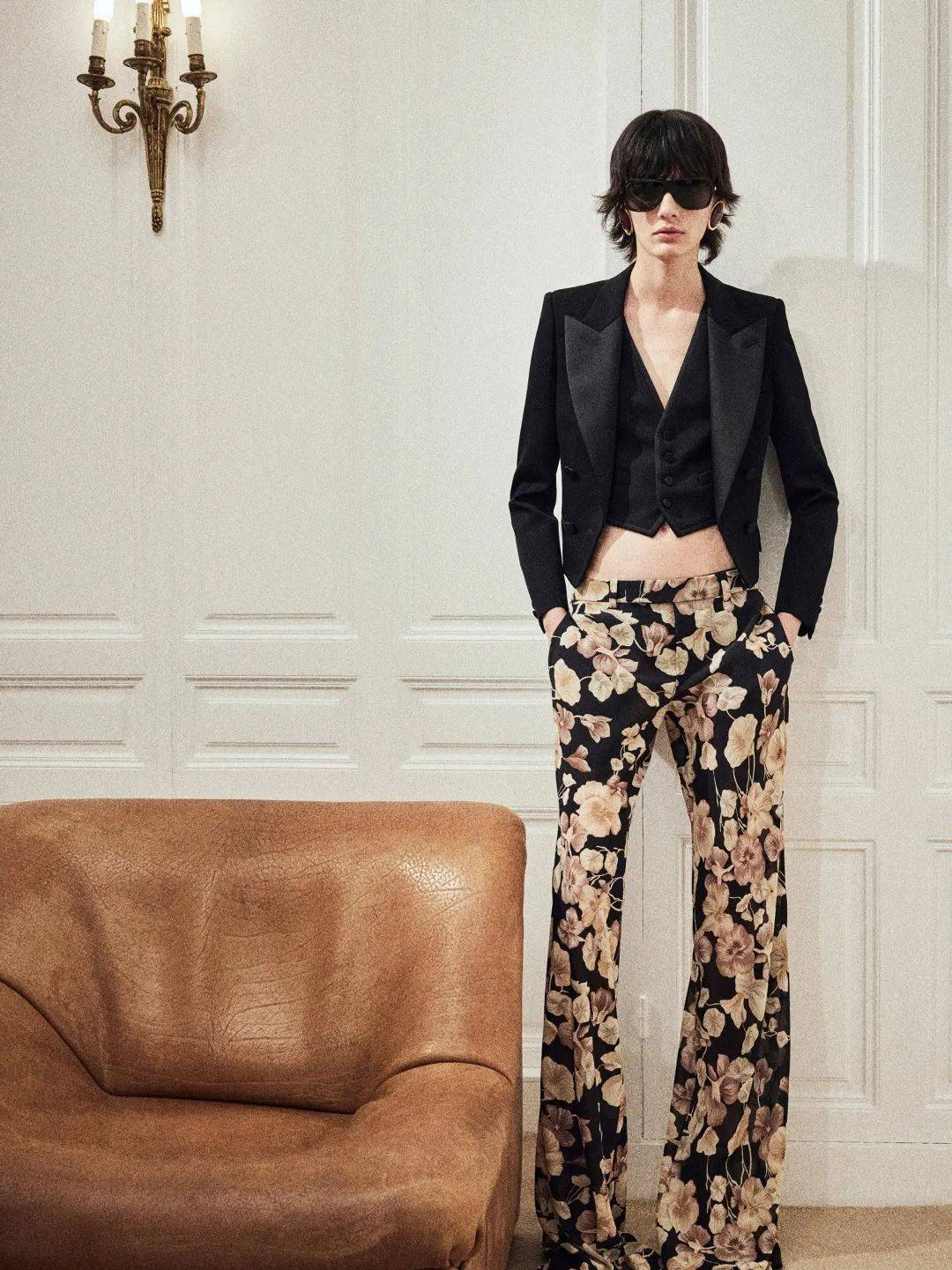 现在内娱的演唱会都变成微商女王开会了?_长裤_造型_款式