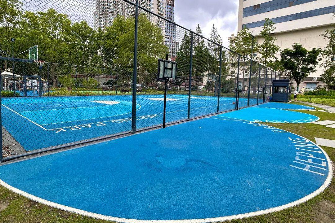 和平公园篮球场开放啦!_健身_市民_智能