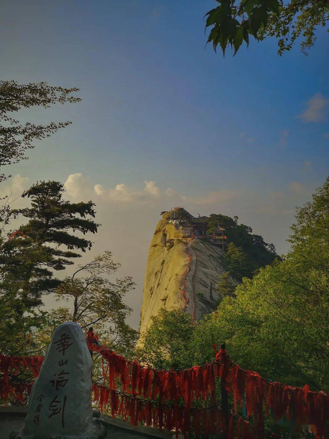 向下滑动显示更多图片华山云海陈明银(湖北武汉)群峰环抱"下棋亭"曹宗