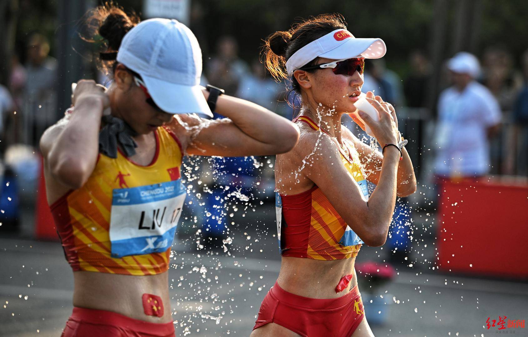 大运精彩瞬间|20公里竞走里的"汗,水交融"_个人_选手_中国