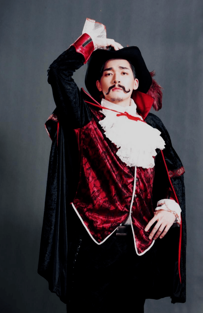 艺术中心合作演员ze个人毕业于中央戏剧学院何吉米#铜锣湾揸fit人超