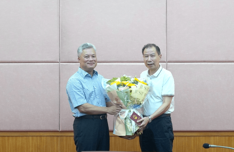 【人大要闻】市人大常委会机关举行干部退休仪式_工作_刘汉球_老干