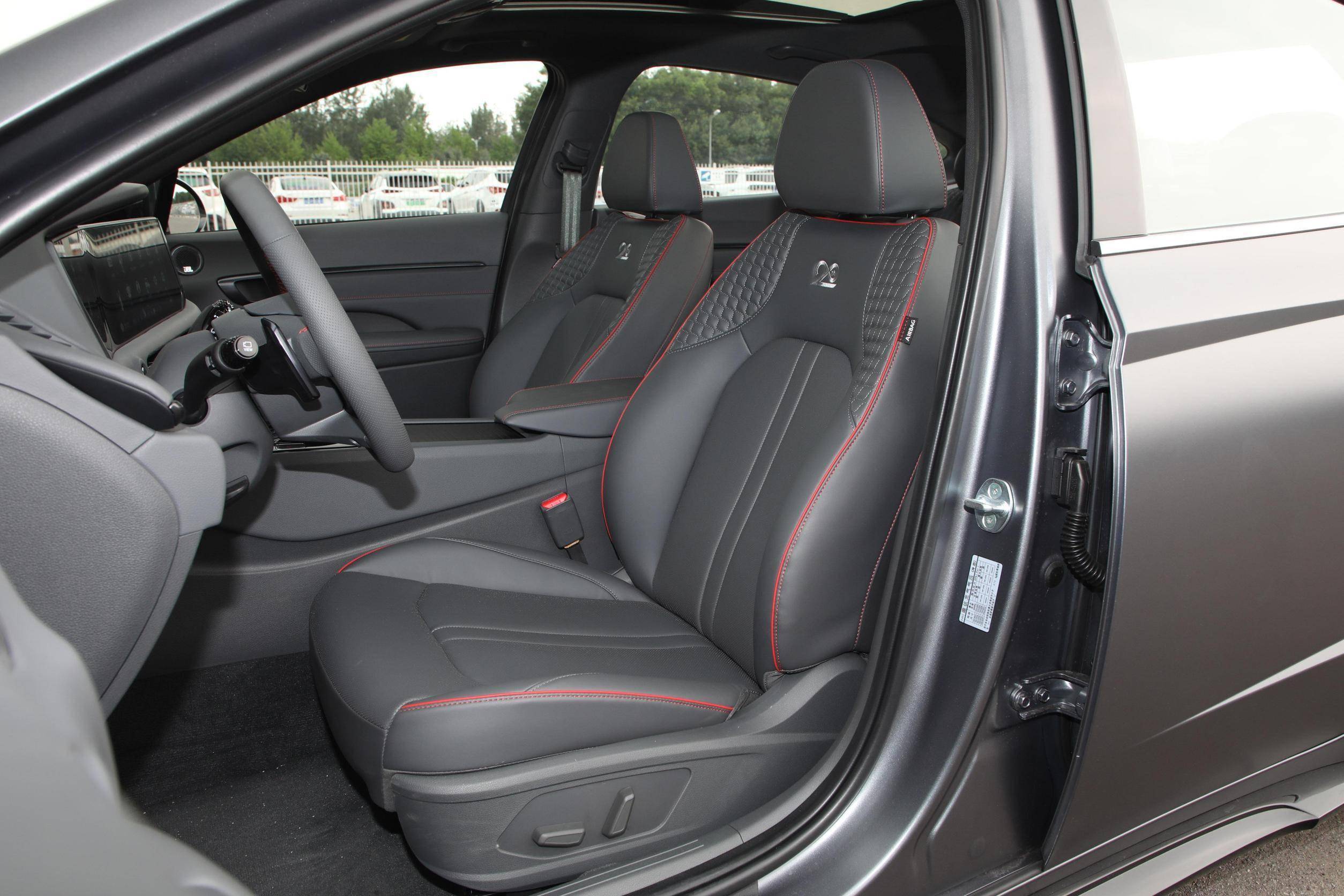 便宜又兼顾实力,但却卖不动,北京现代索纳塔为何如此萎靡不振?