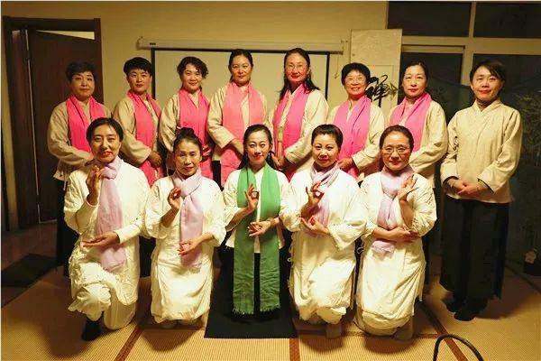 甄晓岚,吉蕾编辑:吉静近期开班公告禅修茶道简介茶道瑜伽简介轻松坐禅