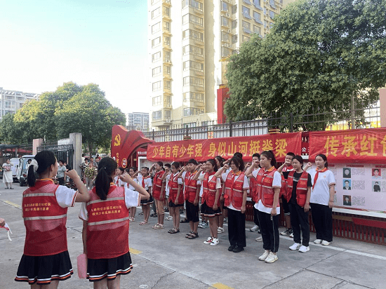 临沂幸福花城社区微光少年先锋志愿服务队为灾区开展爱心义卖募捐活动 2769