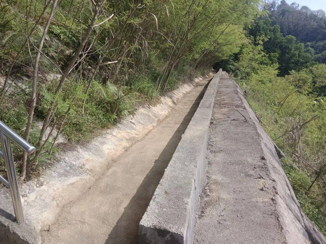 边坡分级平台施工后△边坡截水沟施工前△边坡截水沟施工后△边坡