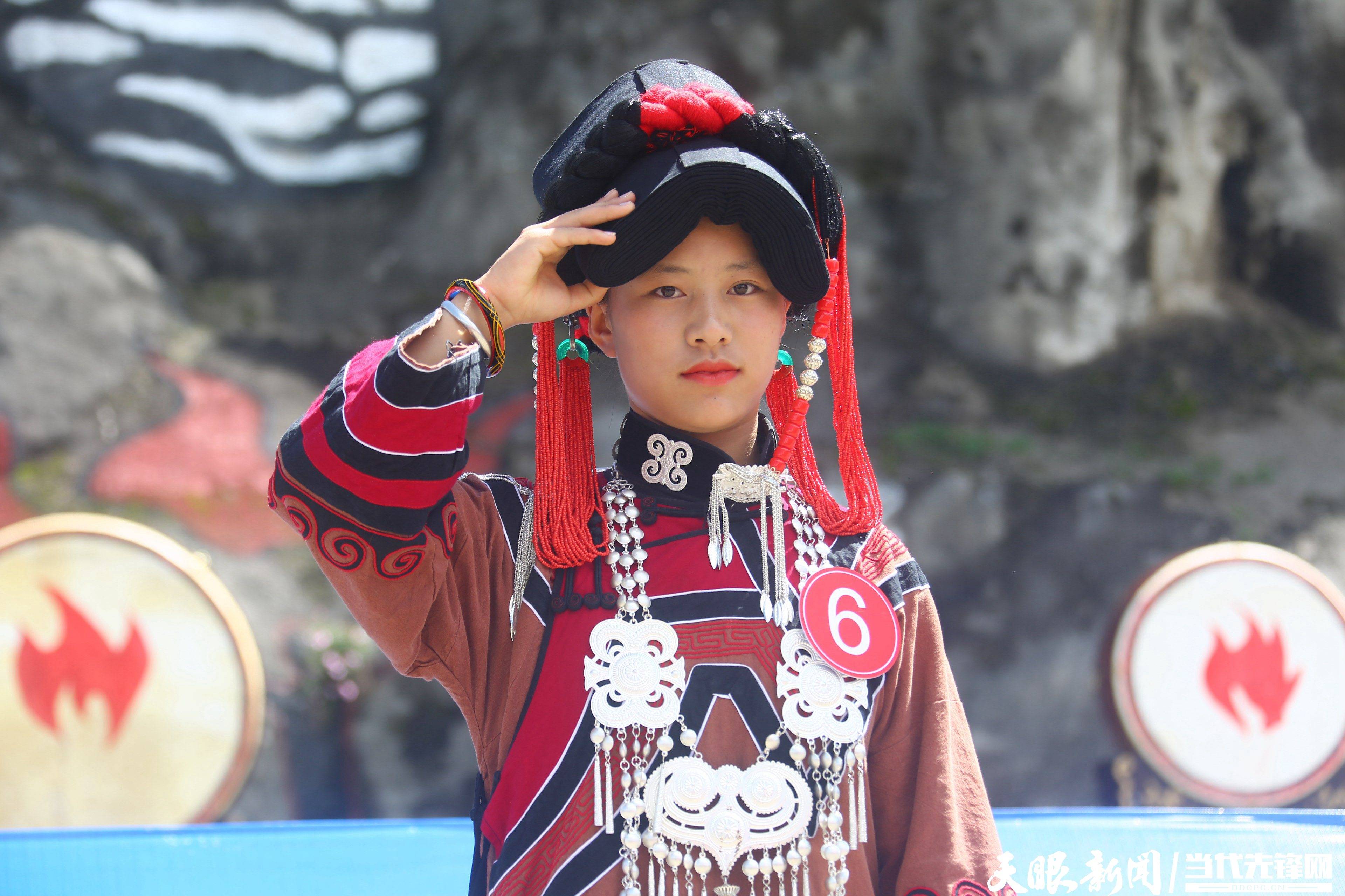 威宁彝族火把节|彝家赛装秀出"最炫民族风"_文化_活动_服饰