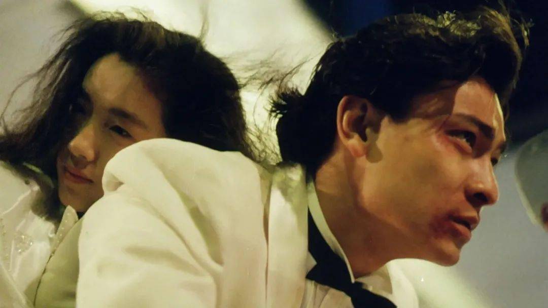 那个江湖混混所虏获;在许多人的港片青春里,刘德华无疑是绕不开的注脚