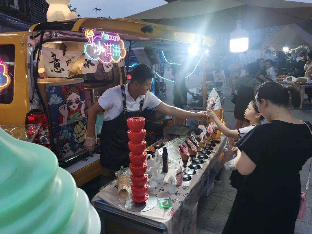 真皮大世界|瞿溪新天地夏日音乐之夜完美收官!_玩乐_美食_游客