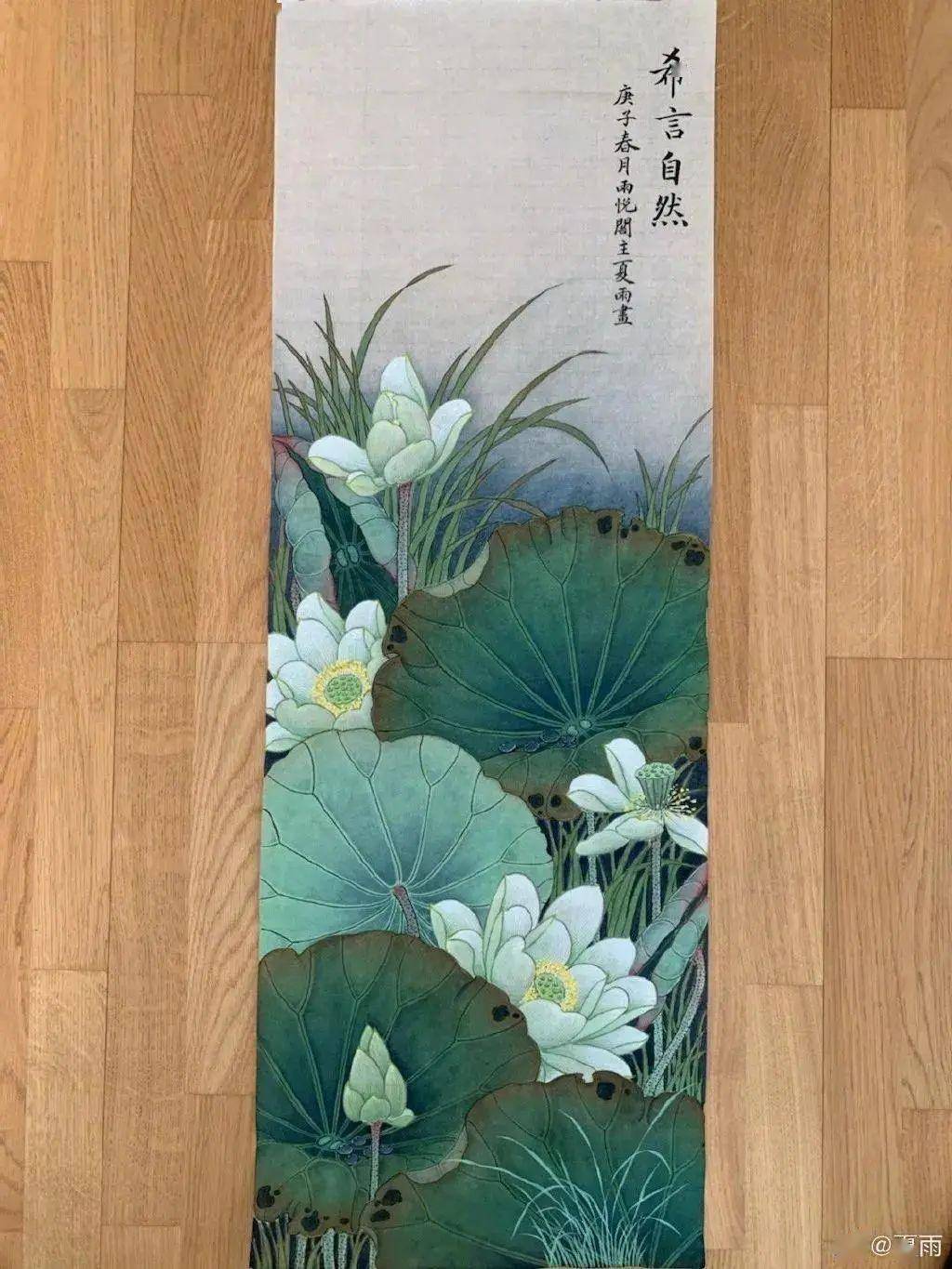 天啊,这也太美了吧,夏雨画的工笔意境深远,笔法苍劲,设色明暗有序