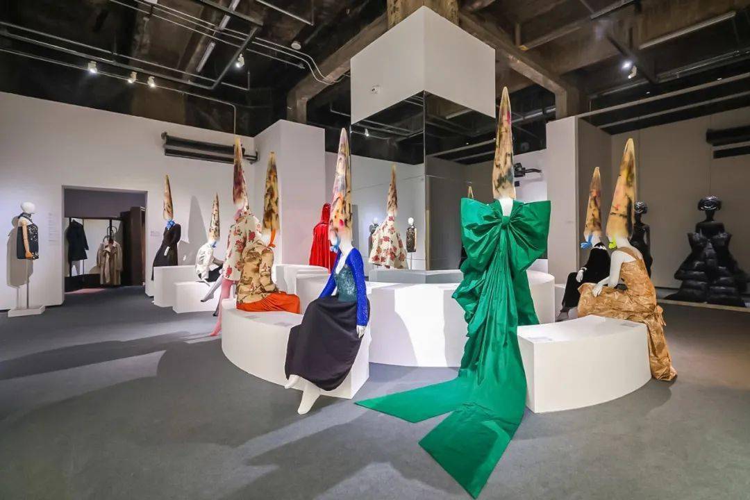 你可以找到陈坤,孙俪,李宇春等最有故事的挚爱旧衣_展览_时尚_情感