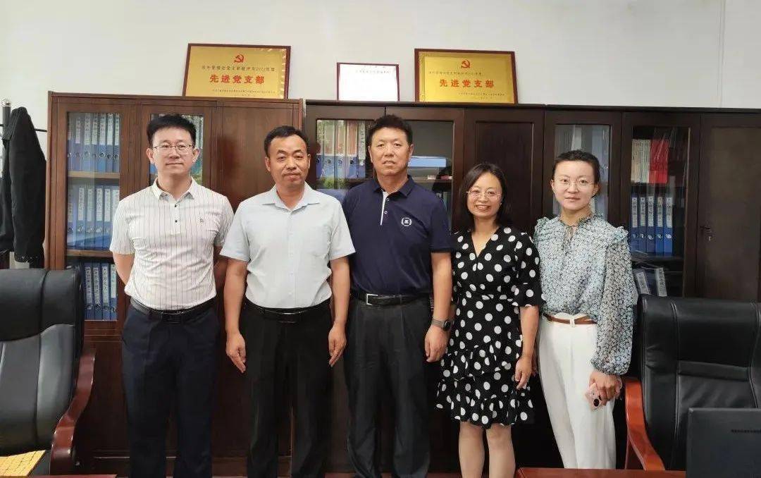 人事处工作人员先后到宁夏回族自治区外事办出入境管理处,宁夏伊品