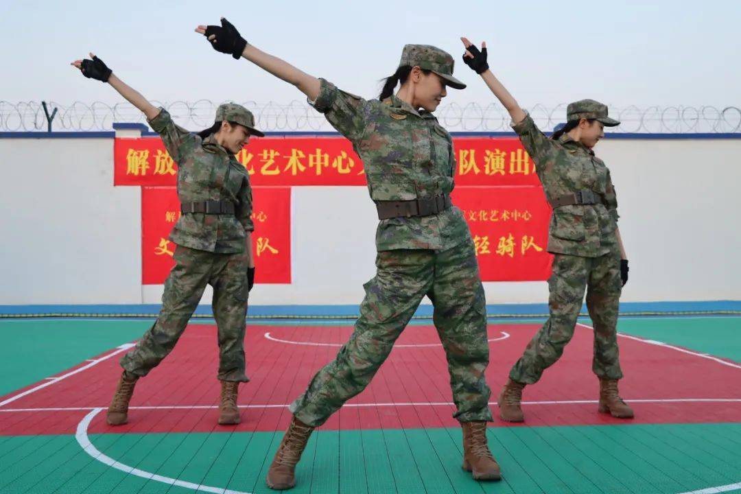 解放军文化艺术中心文艺轻骑队来了!_合唱_演出_革命军人