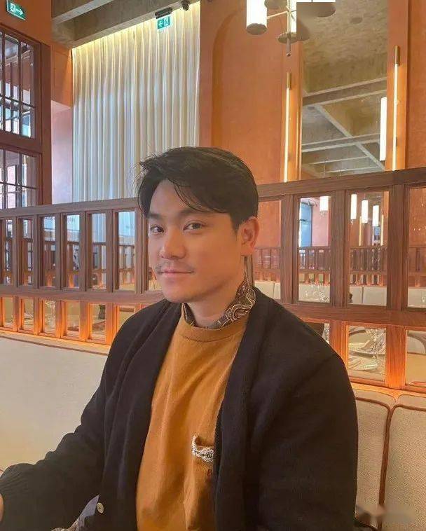 张艾嘉12月荣升奶奶 儿子王令尘娶超模_游天翼_陈柏霖_时装周