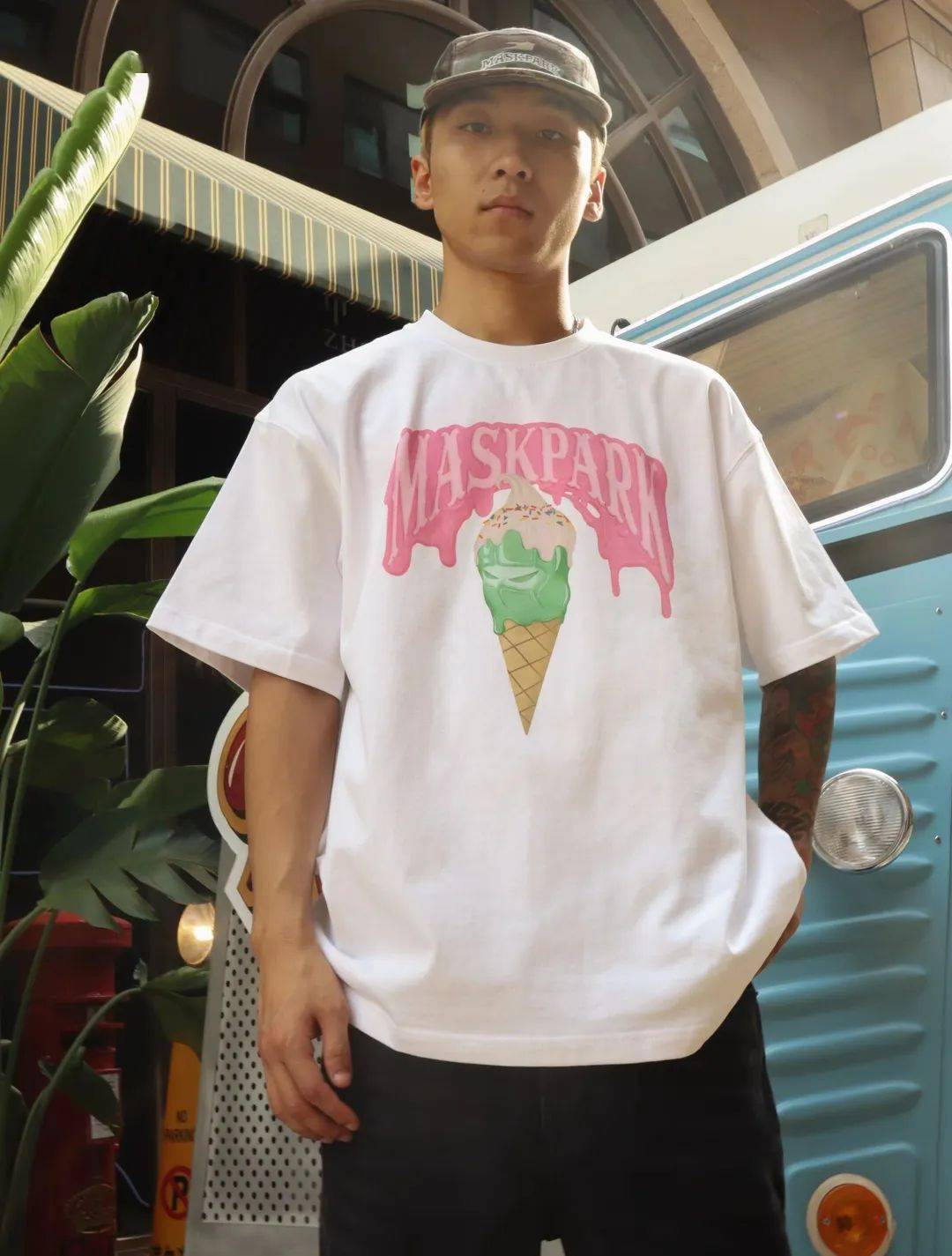 众多rapper上身!这款冰淇淋t恤今年要爆了?_白色_图案_视觉