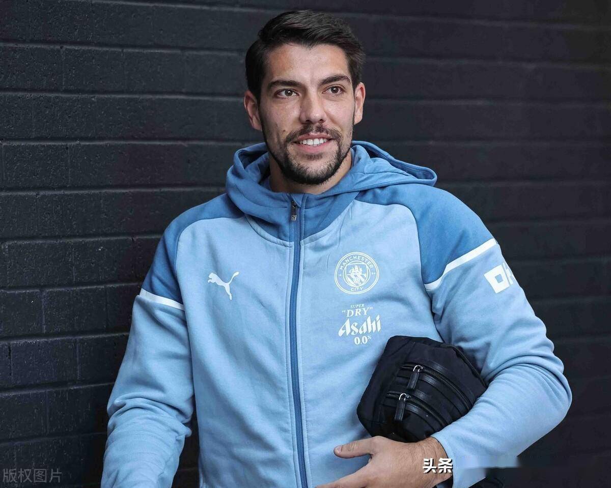 曼城的德布劳内伤停三个月,奥尔特加想要离队,但要签约多库了_球员
