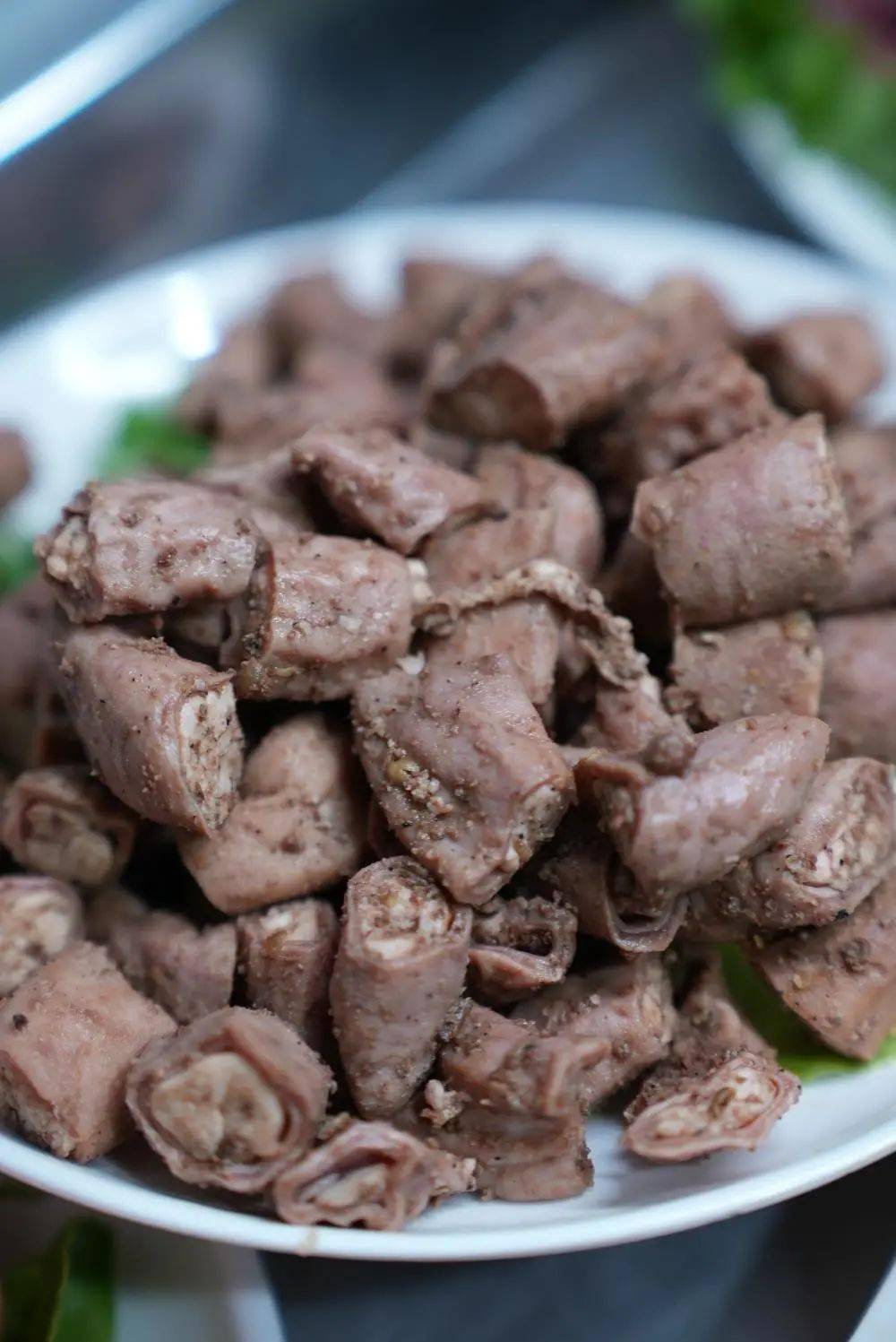 镇宁其他美食丁旗鹅脖与烙锅清明粑美食是镇宁多彩生活中不可或缺的一