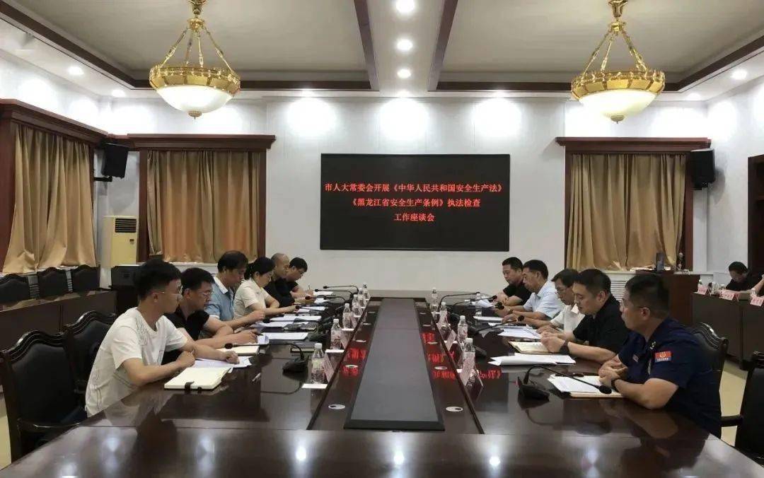 市人大常委会一级调研员、社建委主任委员刘志君一行来明水县开展执法检查