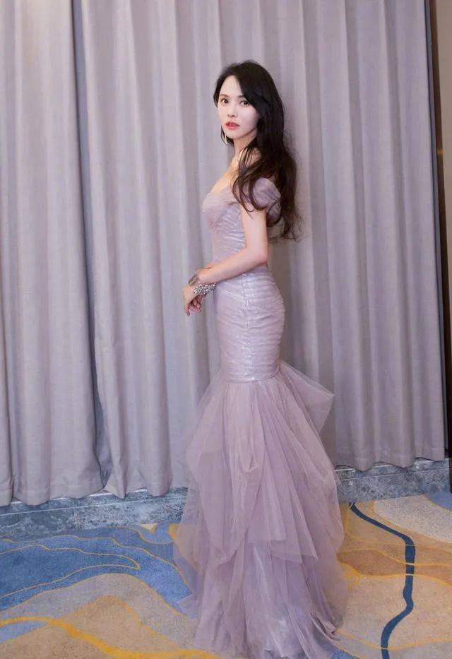 甜心教主"伊能静,55岁的年龄18岁的身材,减肥方法很酷_少女_网友_年纪