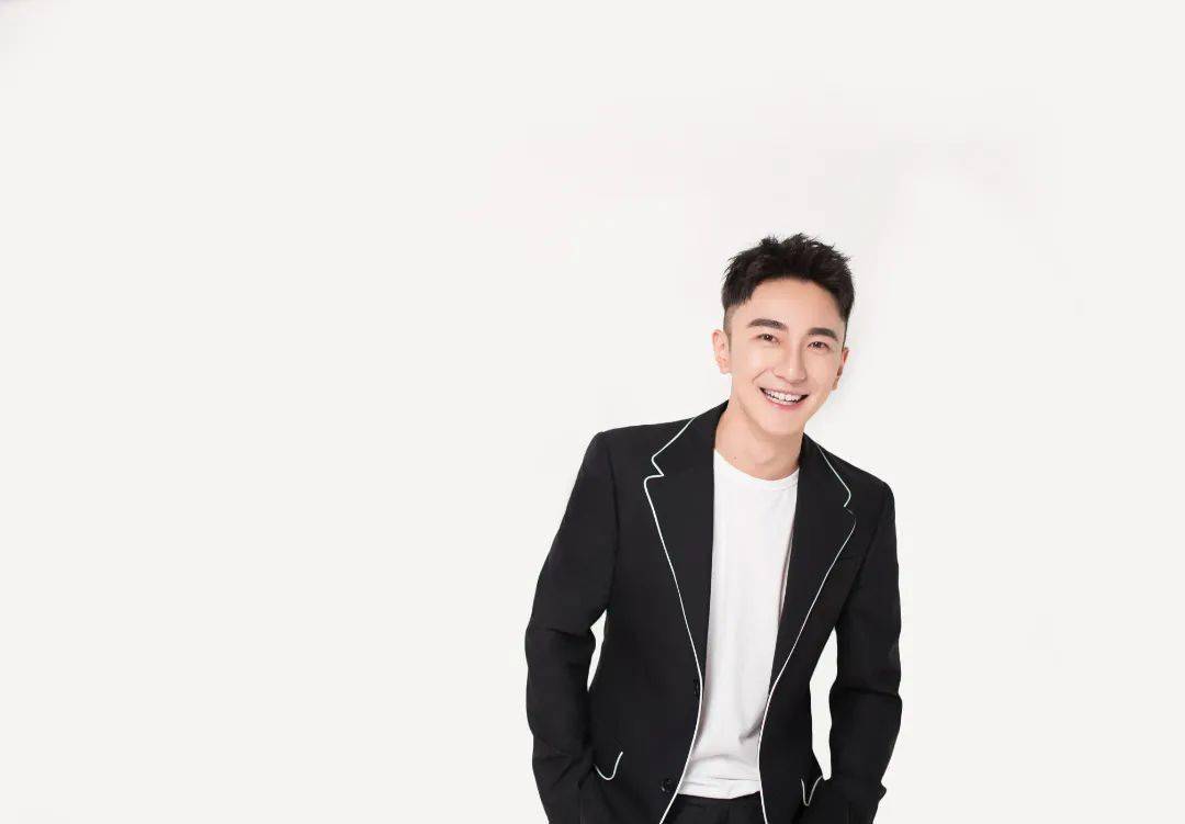 在这一环节,主持人曹洋,章珊,陈超,蔺清瑜将带你"云游"江苏,全景呈现