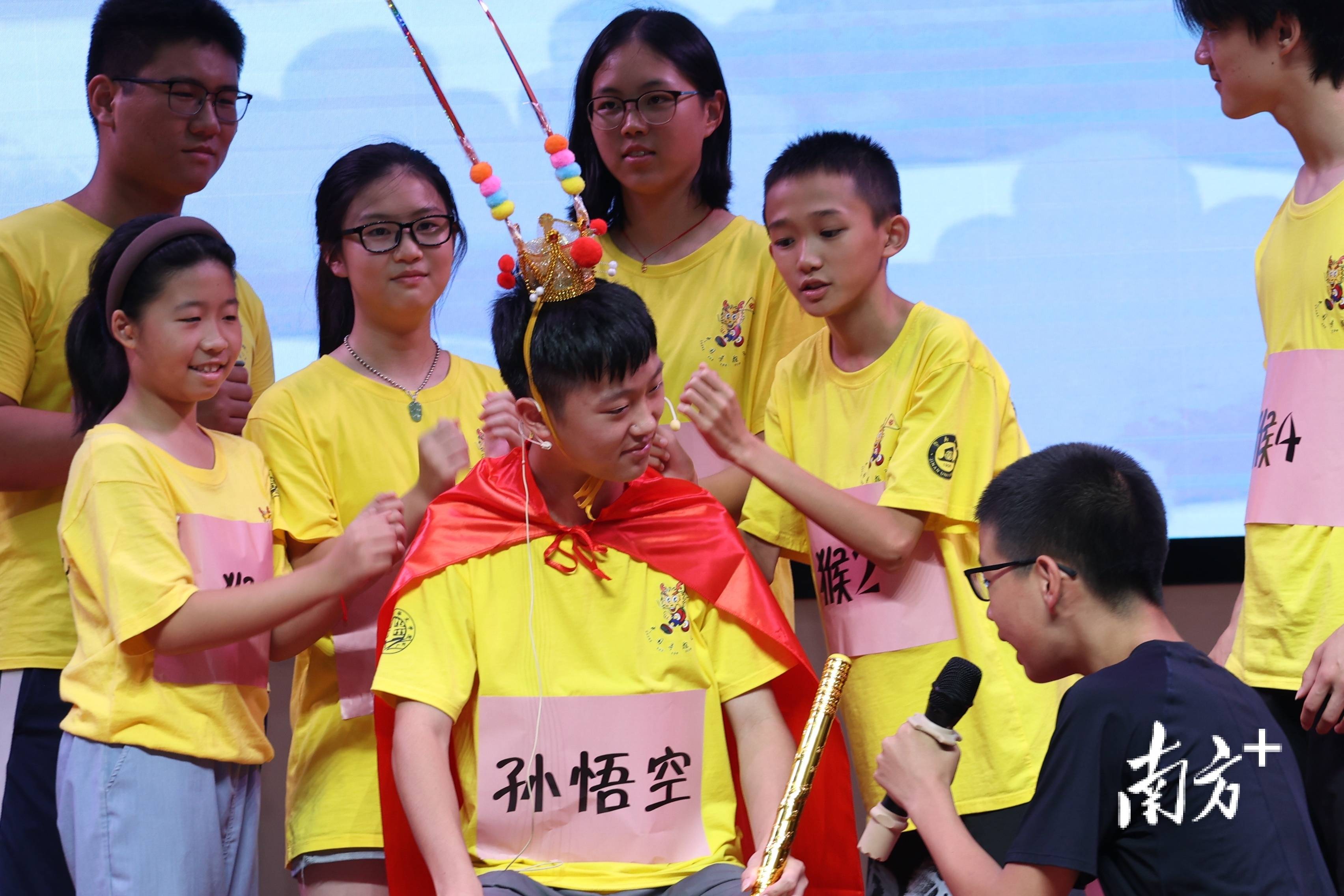 危李敏,戴俊英,傅郑诺,王泽寰等海外组团单位老师,和翟西墨,林思妍