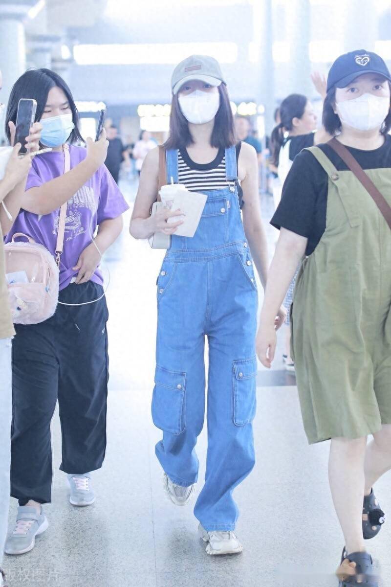 毛晓彤条纹背心 牛仔背带裤 运动鞋轻松休闲_长沙_laurent_湖南