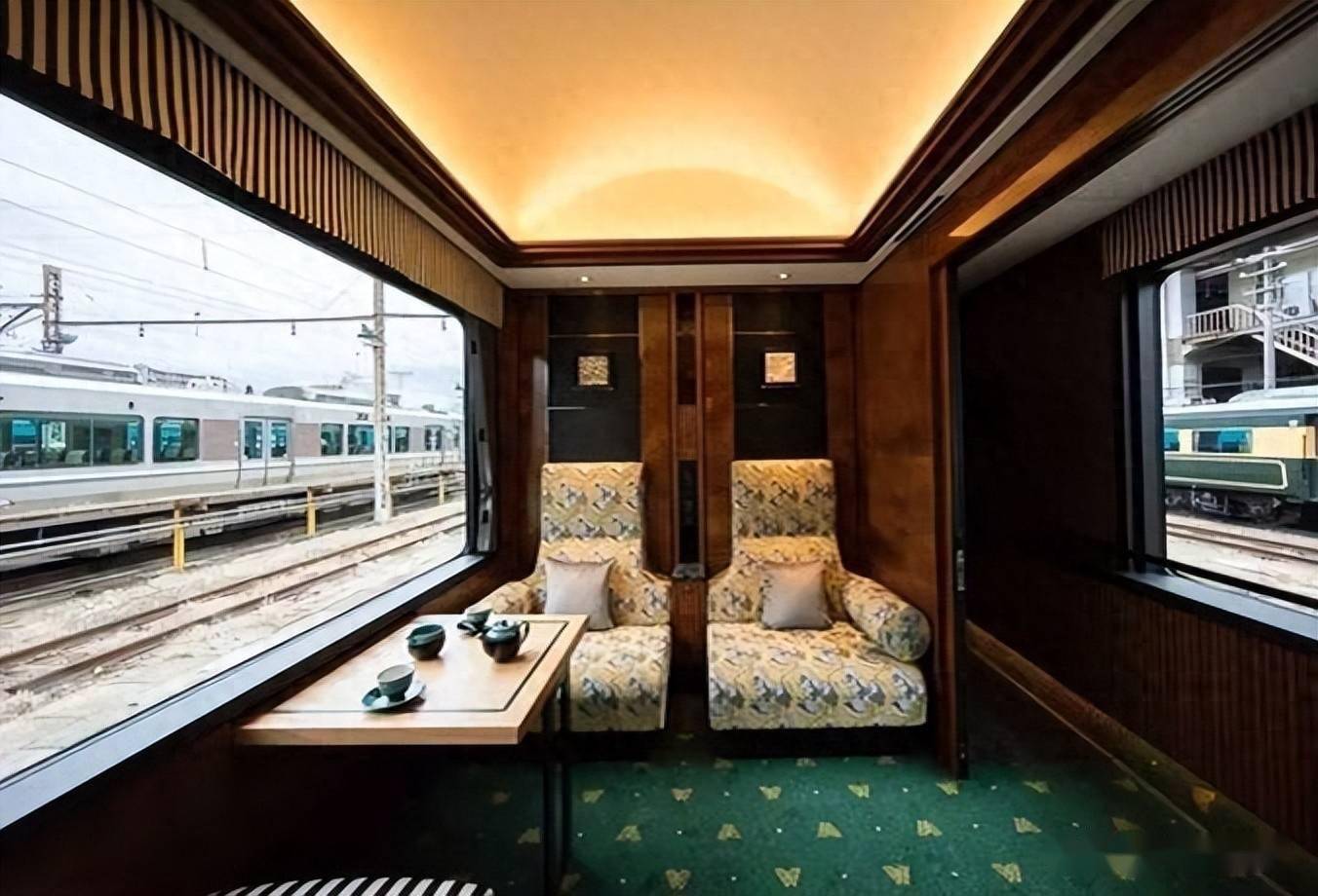 中国火车豪华包厢图片