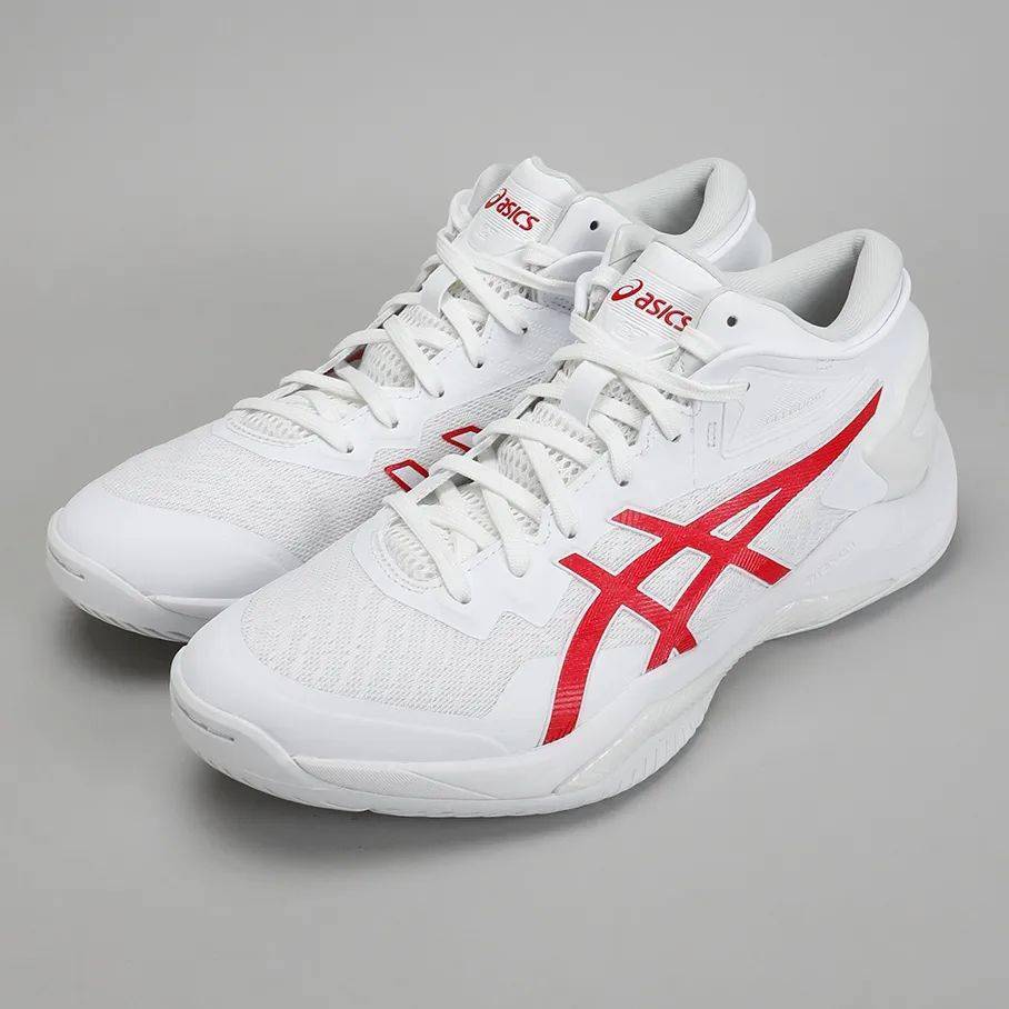 有亚瑟士品牌logo鞋盒侧面鞋标工程网布鞋面提供良好的透气性和舒适性