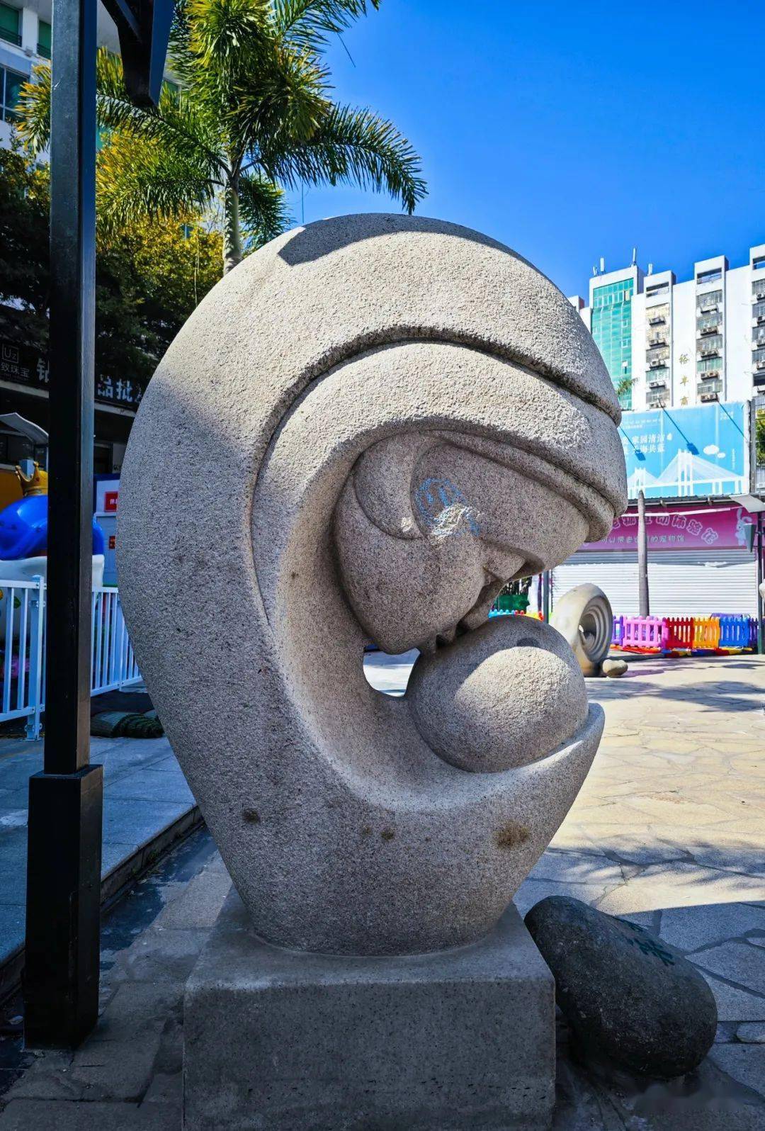 石狮:步行街 · 人口广场_城标_亲情_碑记