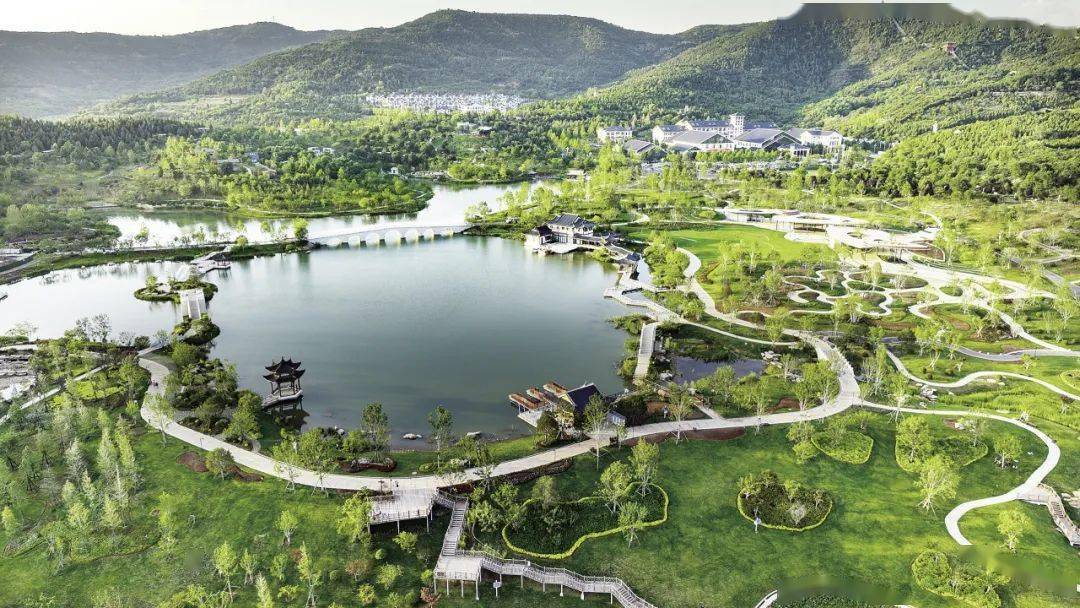 龙马湖,凤城国际酒店,房车营地,太空舱,康养木屋,骑行道等多个具备