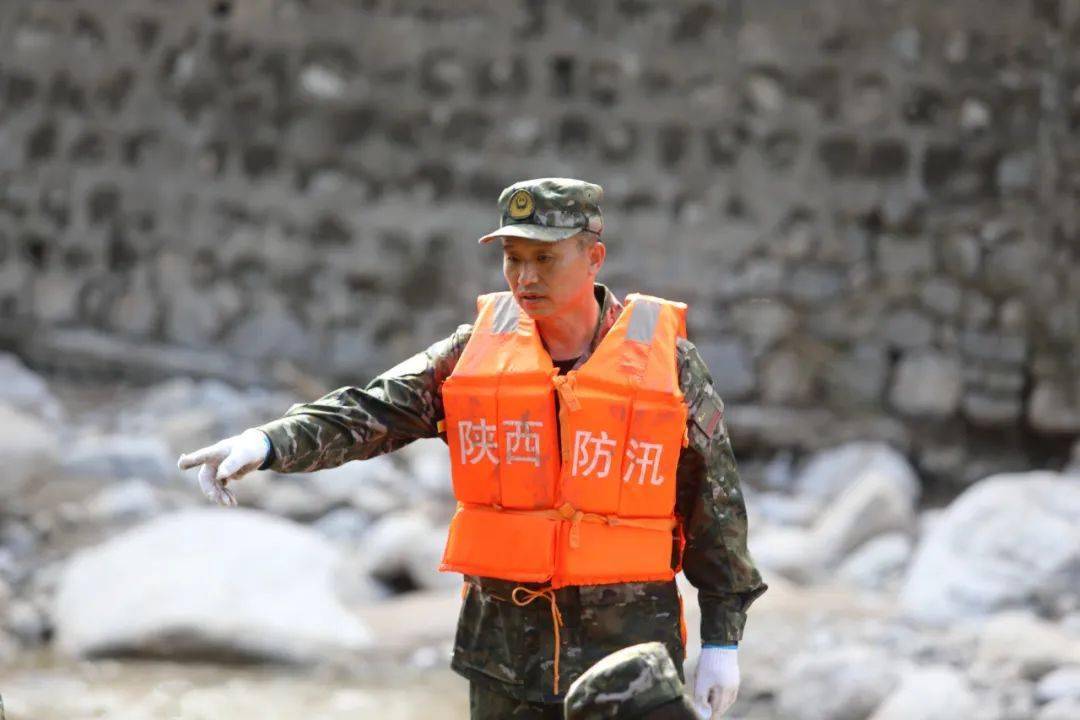 防汛救灾·先锋榜丨向军:快速挺进鸡窝子!