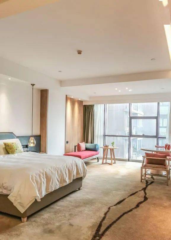 "蝶来花半"打造新中式人文精品酒店!全景客房,一览繁华!