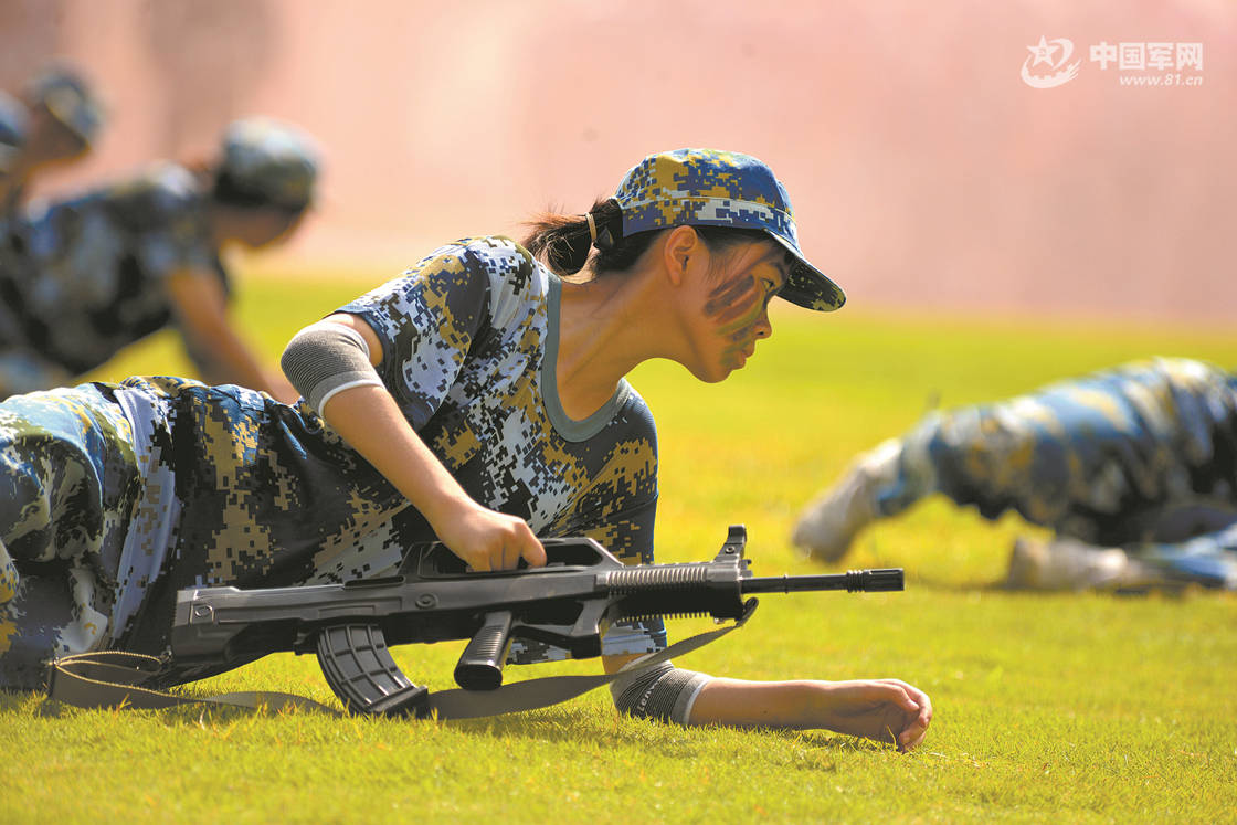 新生军训不仅局限于"老三样"_人武部_战术_军分区