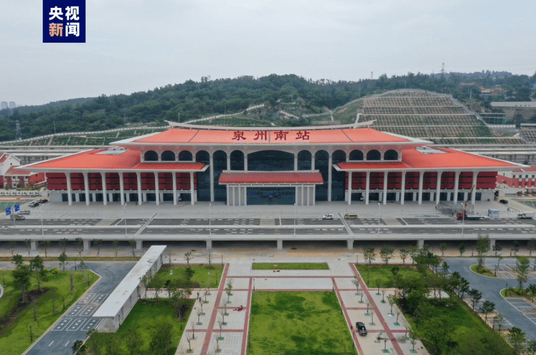 福厦高铁全线共设8座车站,于2021年3月开始建设,其中福清西,泉港,泉州