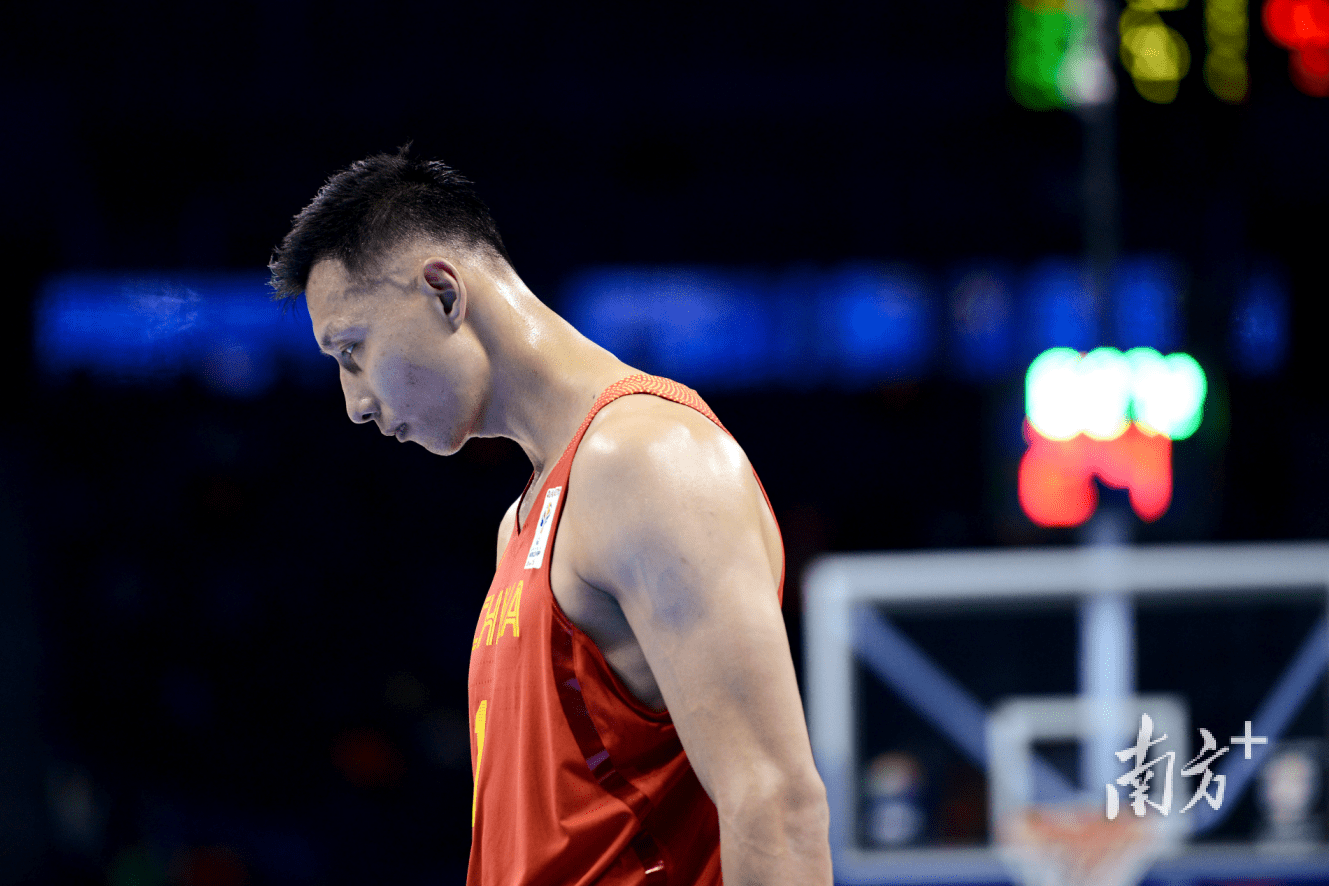 告别易建联:沧海横流方显英雄本色_阿联_比赛_姚明