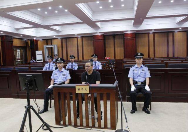 贵州70后厅官受贿千万获刑十年:34岁任县长,多次收受高档茅台_黄秋斌