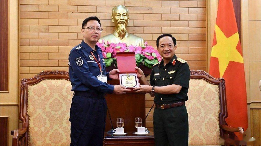 8月21日至25日,中国海警局代表团赴越南参加第三届中越海警青年警官