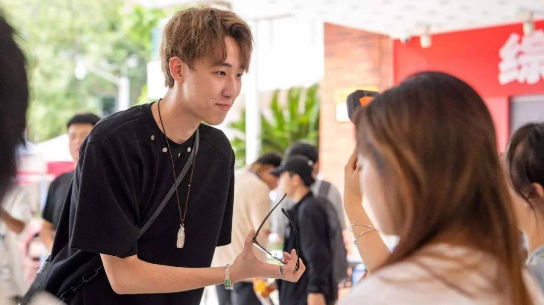 注意!今天新生已进入四川传媒学院_距离_来自_未来