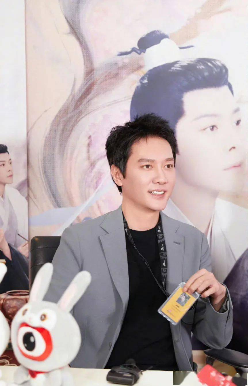 周杰伦婚内出轨?曾志伟被抓?于适被捧杀?倪妮踢掉文咏珊?冯绍峰糊了?