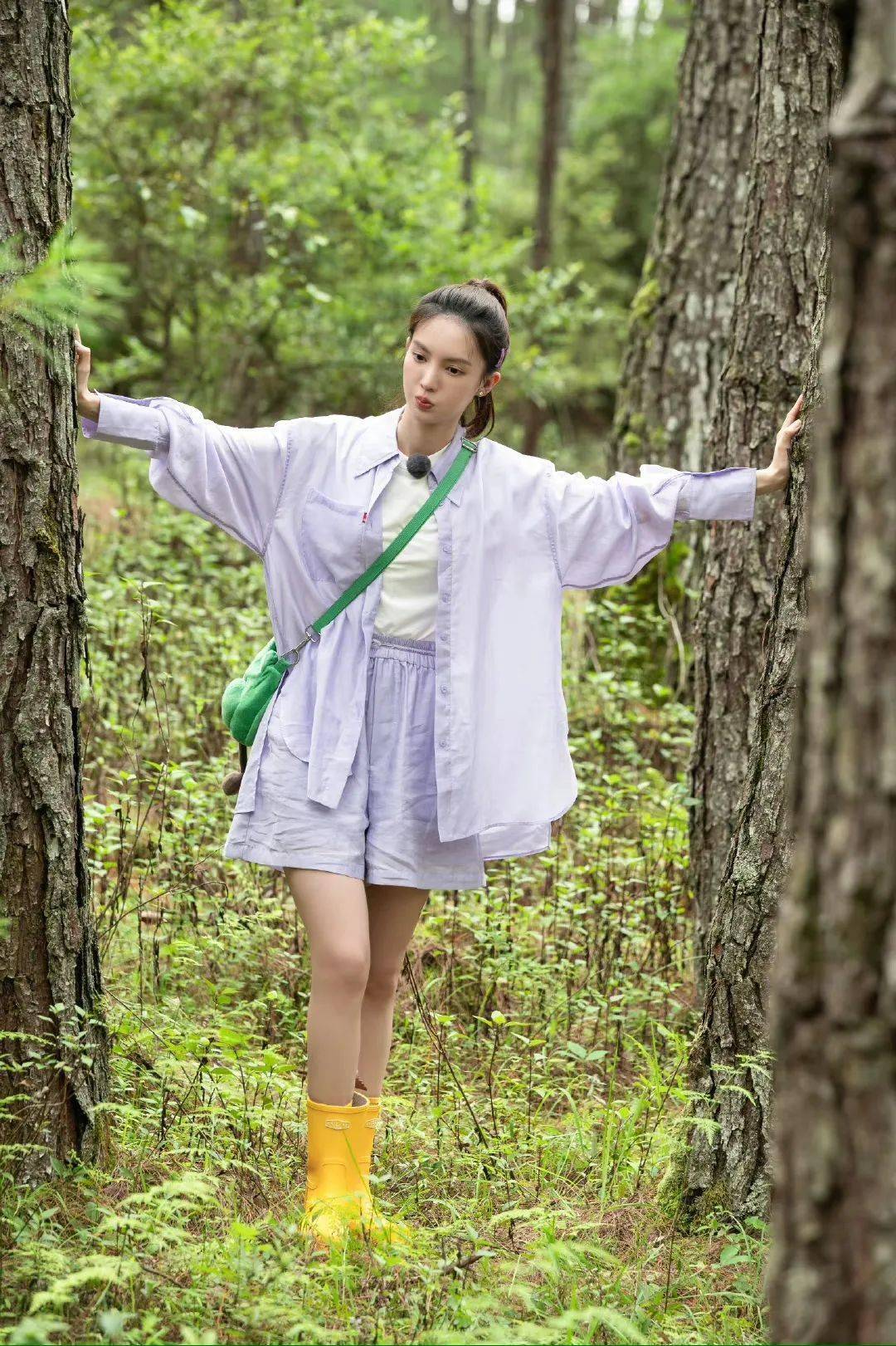 金晨卫衣 工装裤太帅了吧!上综艺5套穿搭一套比一套活泼,不愧咱大喜!