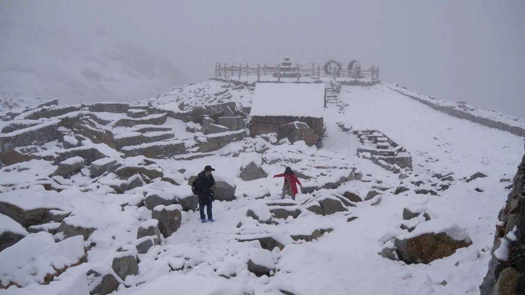 达古冰川一言不合就下雪,一起出发去打个卡吧_世界_咖啡馆_索道