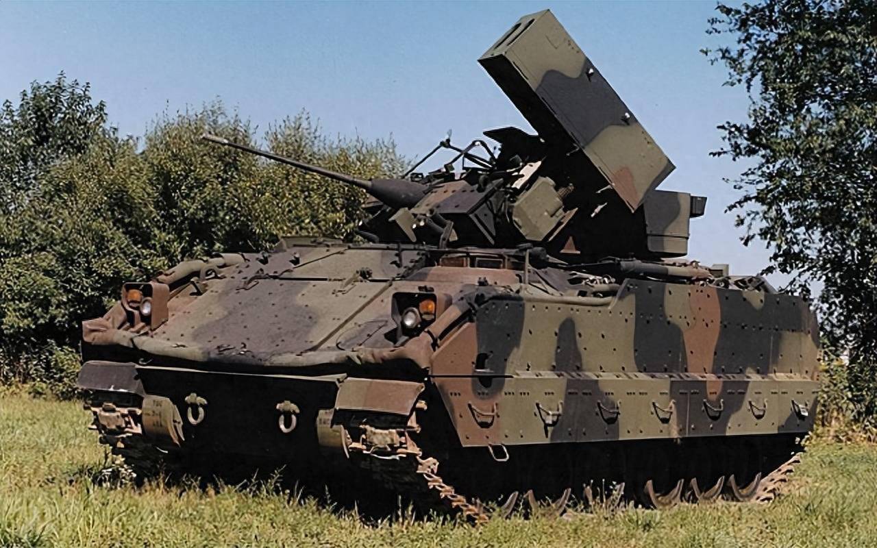 美国援乌m7火力支援车,可狙20公里外,与俄军终结者谁更强?