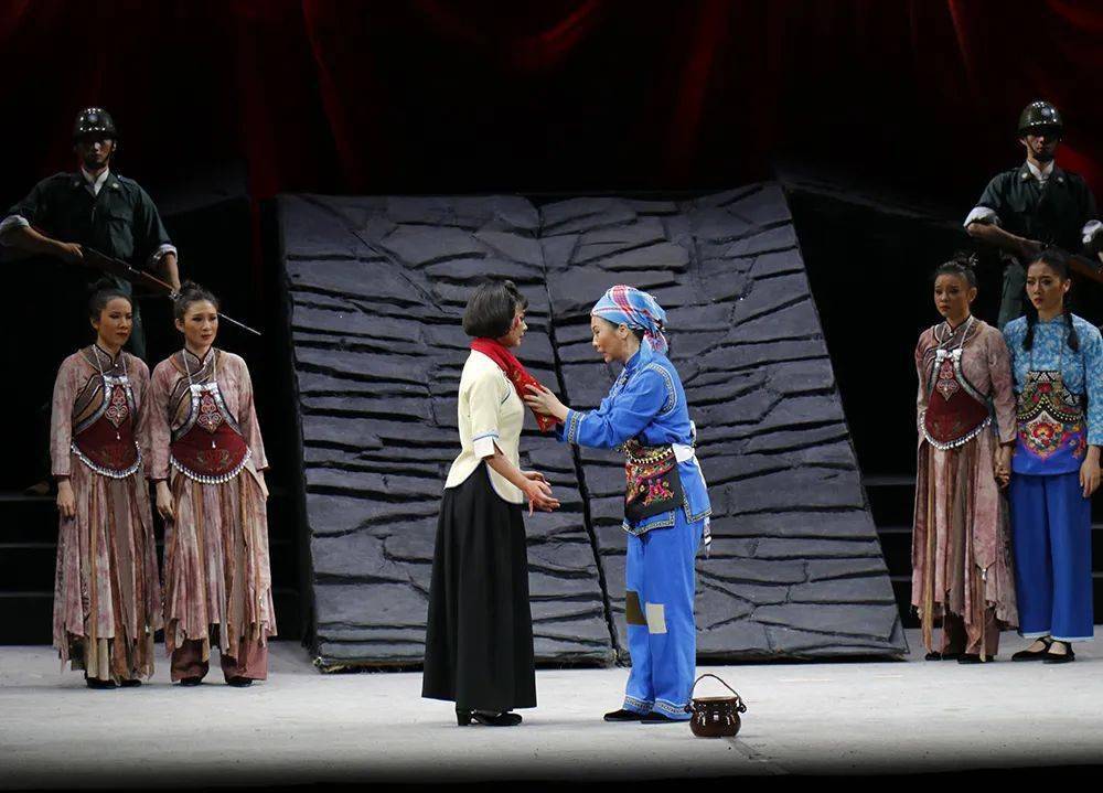 玉溪市花灯剧院组织创作,该剧以革命烈士孙兰英等一批革命青年为原型