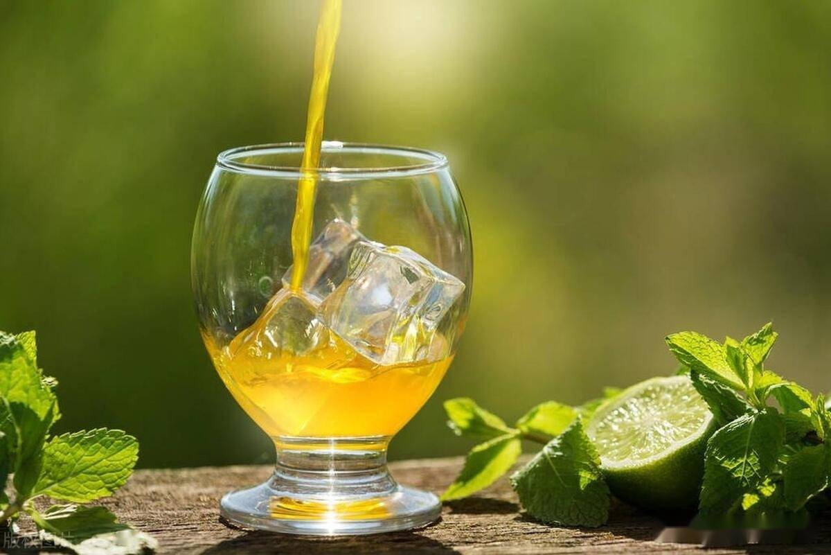 你是否想过,一天喝三瓶可乐或雪碧可能会对你的牙齿造成怎样的影响?