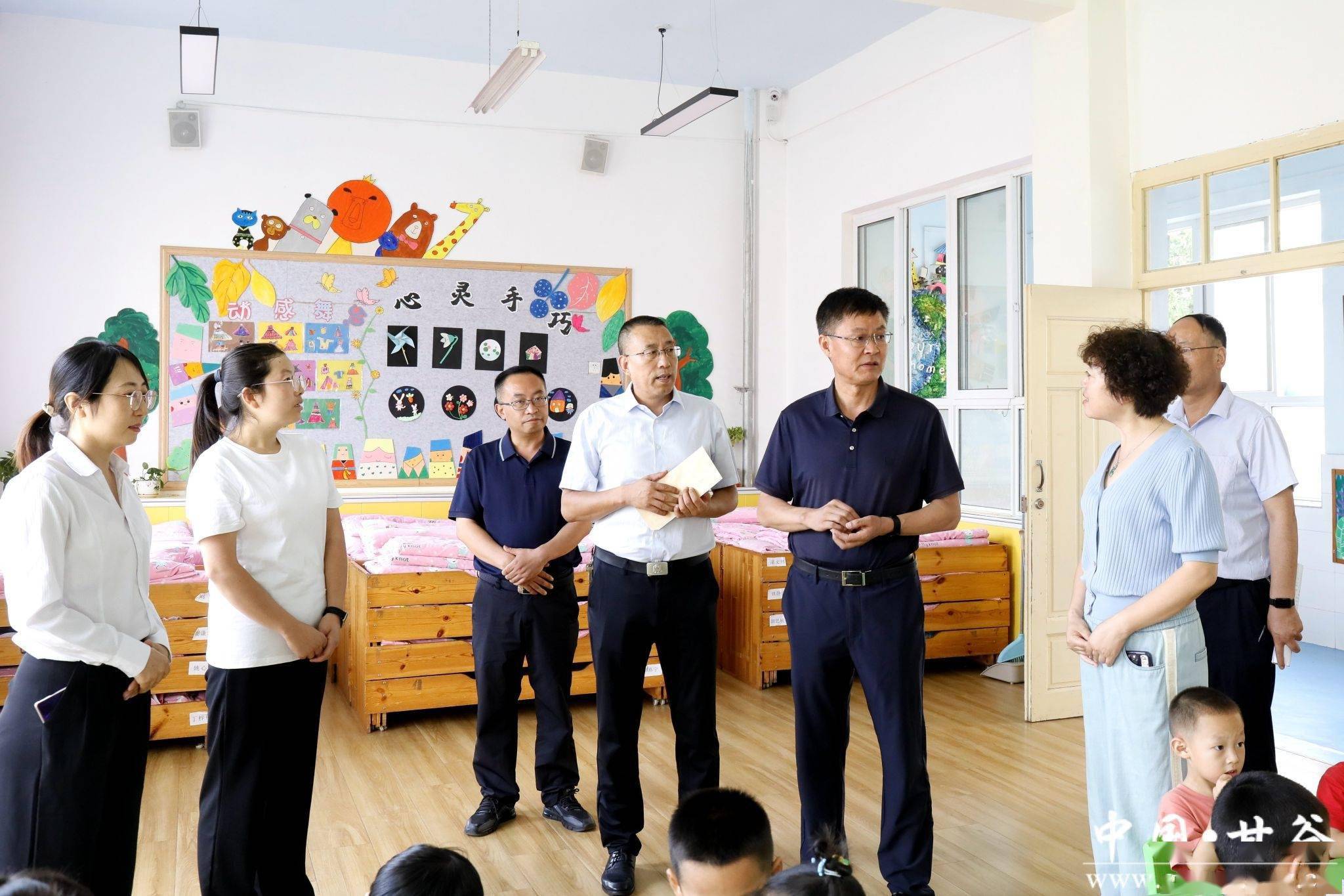 县委副书记,县长孙忠平来到甘谷二中,新兴中学,第三幼儿园,看望慰问